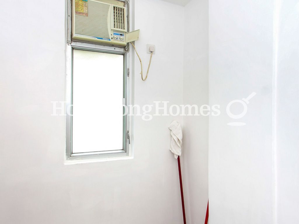 Maid's Room — 羅便臣花園大廈 03D-03E座，西半山