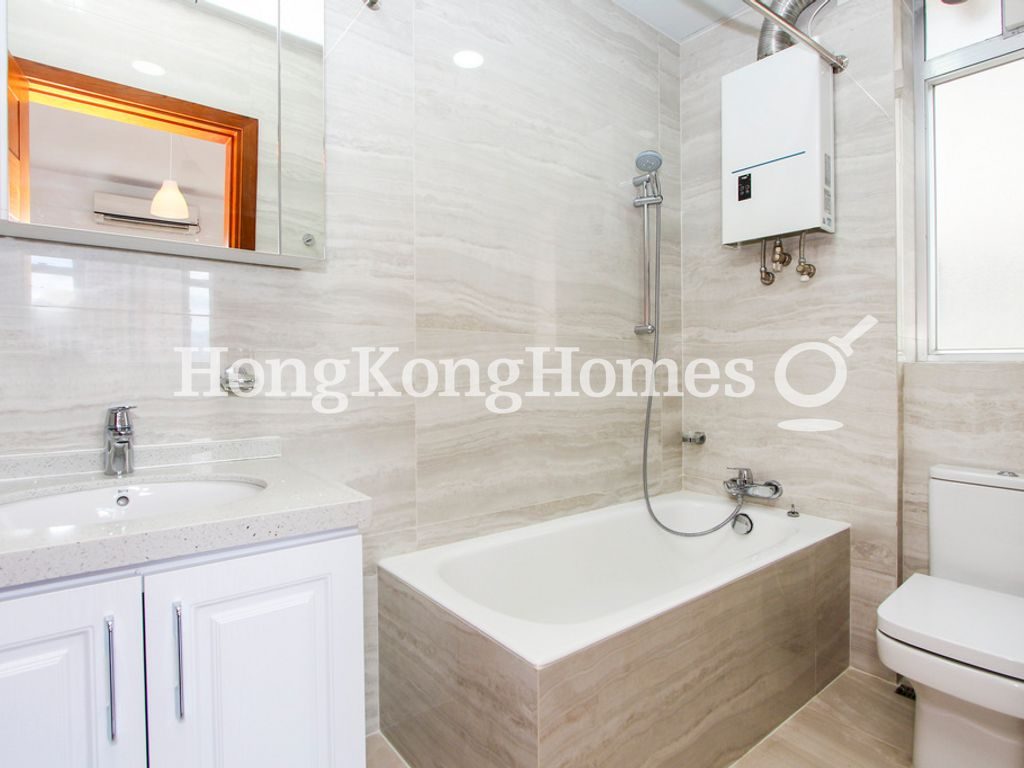 Master Bathroom — 羅便臣花園大廈 03D-03E座，西半山