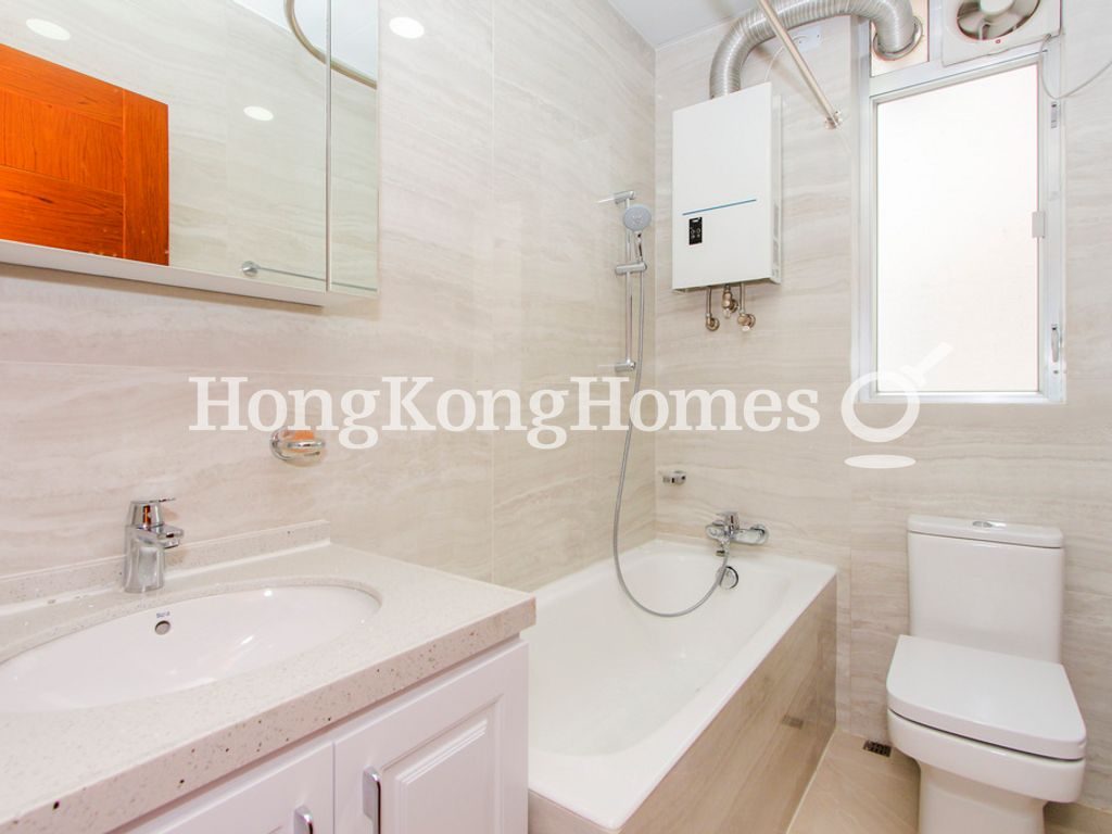 Guest Bathroom — 羅便臣花園大廈 03D-03E座，西半山