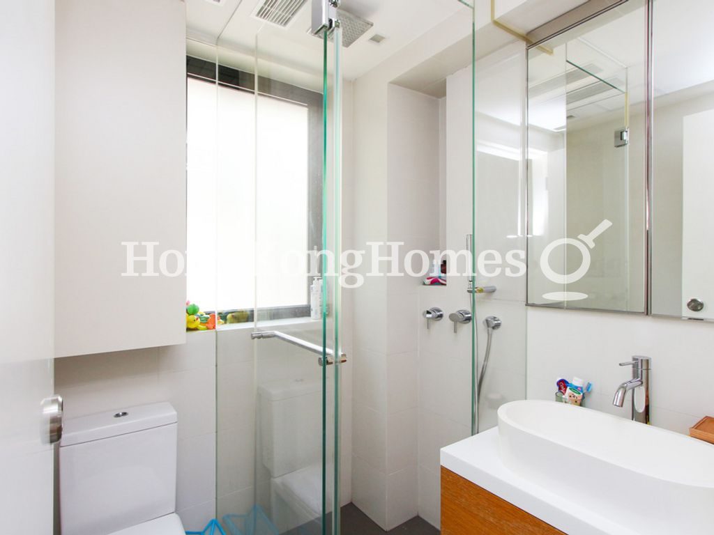 Second Ensuite Bathroom — 時和大廈，中半山