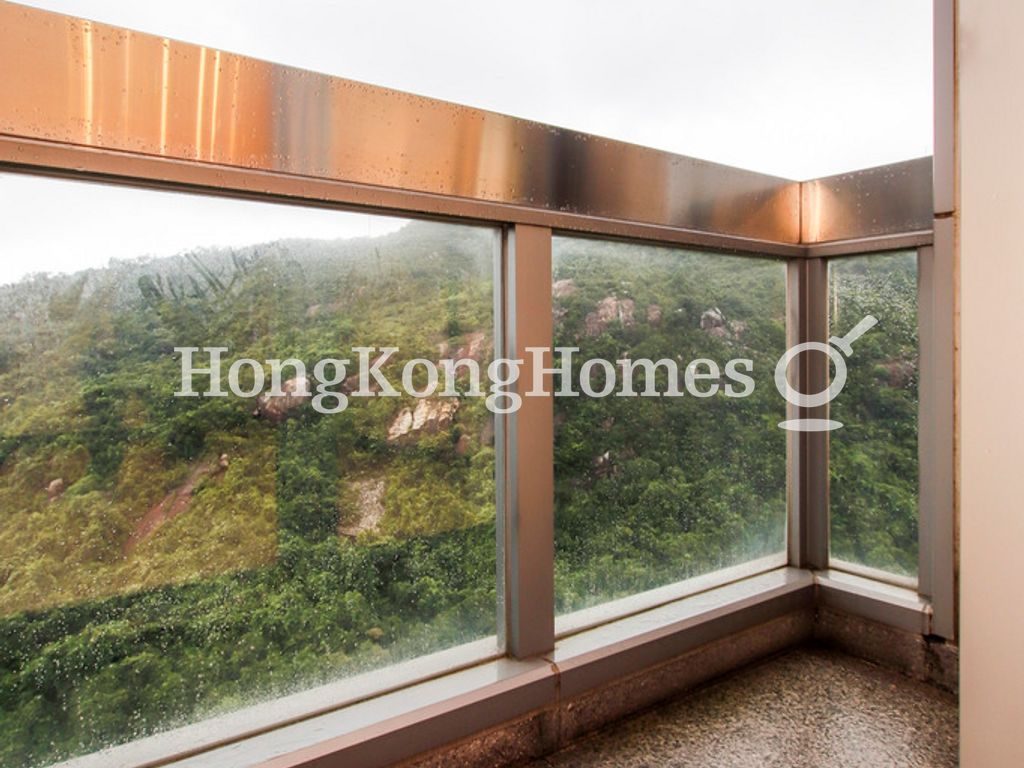 Balcony off Living and Dining Room — 上林-第2座，大坑