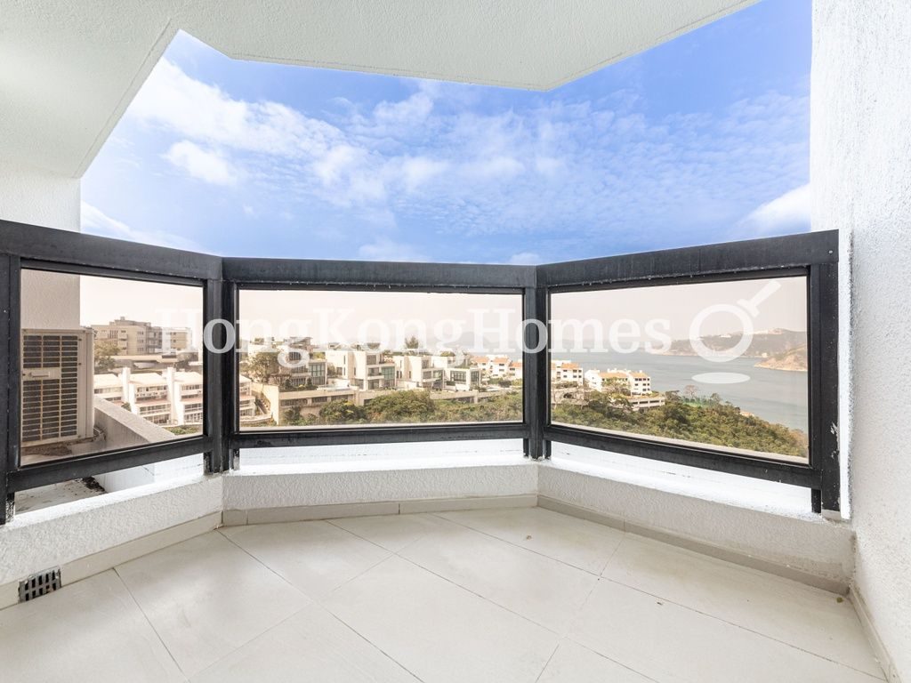 Balcony off Living and Dining Room — 南灣大廈，淺水灣