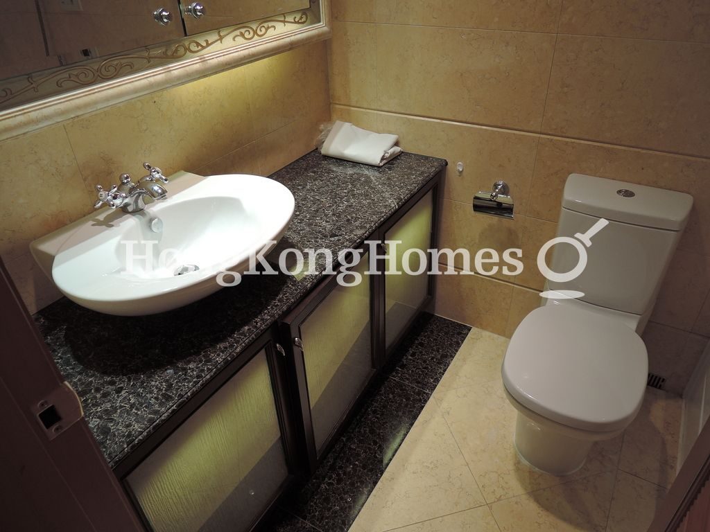 Master Bathroom — 凱旋門 1期 第1座 (摩天閣)，尖沙咀
