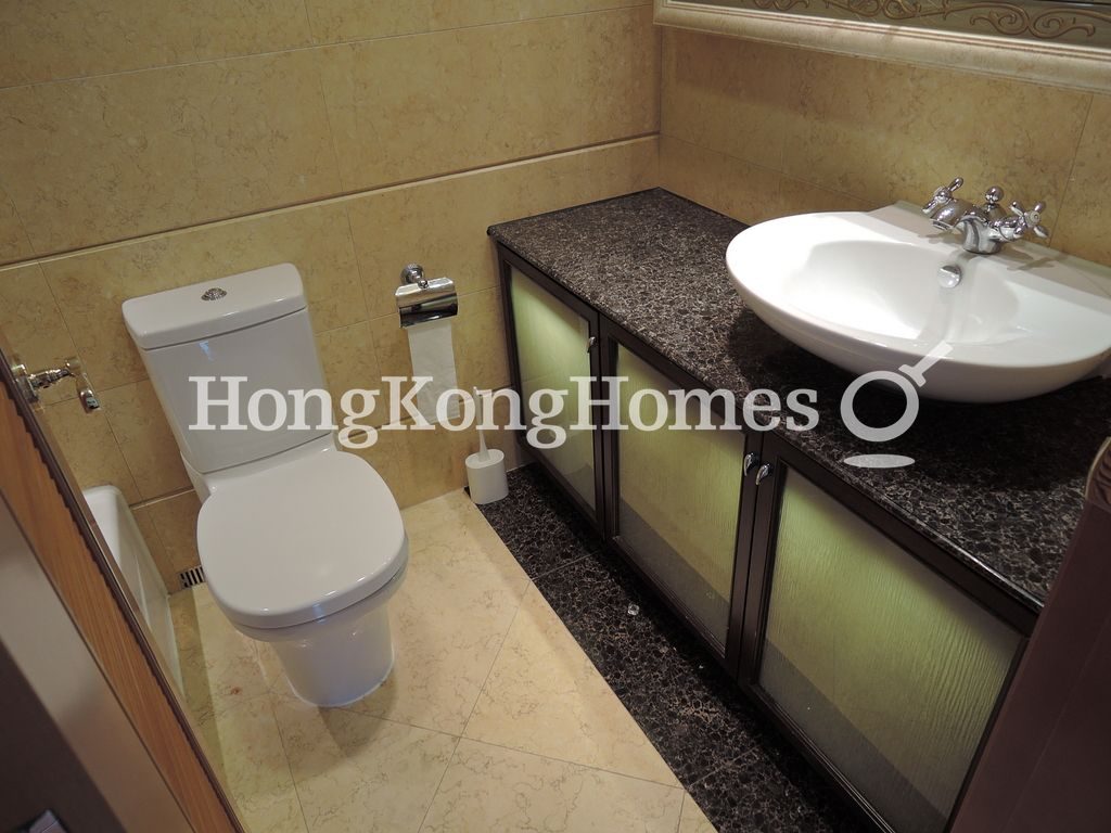 Guest Bathroom — 凱旋門 1期 第1座 (摩天閣)，尖沙咀