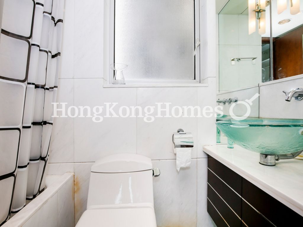 Master Bathroom — 君臨天下 3座，尖沙咀