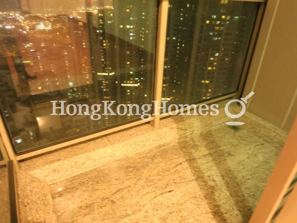 Balcony off Living and Dining Room — 帝峰．皇殿 - 第6座，大角咀