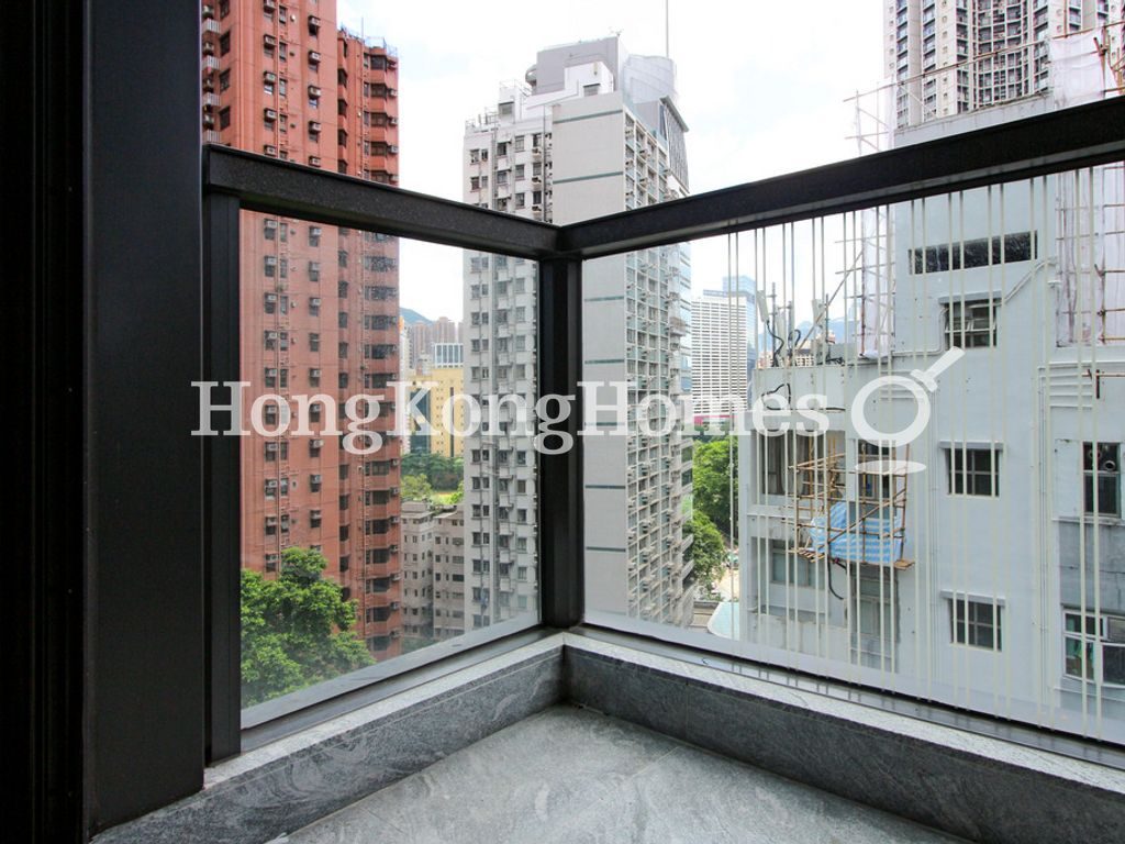 Balcony off Living & Dining Room — 柏傲山，北角