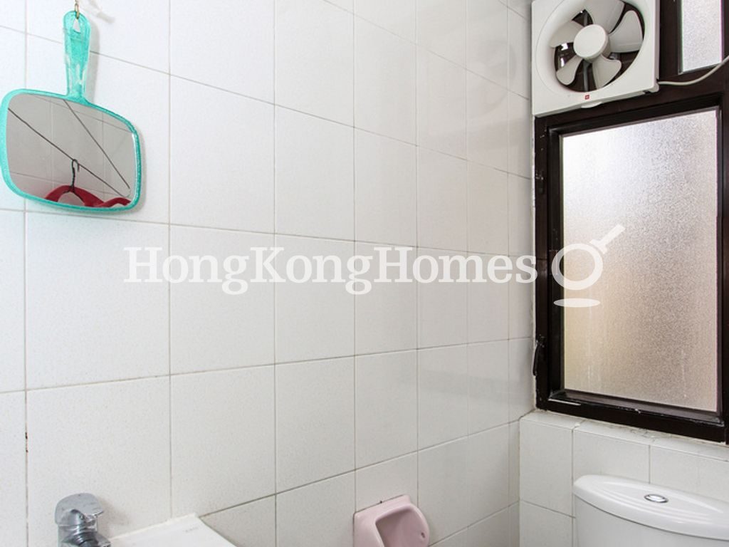 Maid's Bathroom — 富林苑 G-H 座，薄扶林