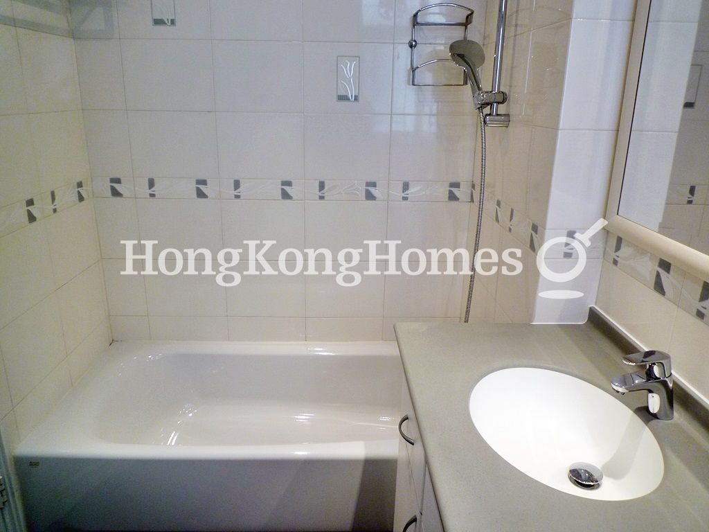 Master Bathroom — Park Towers - Tower One, North Point