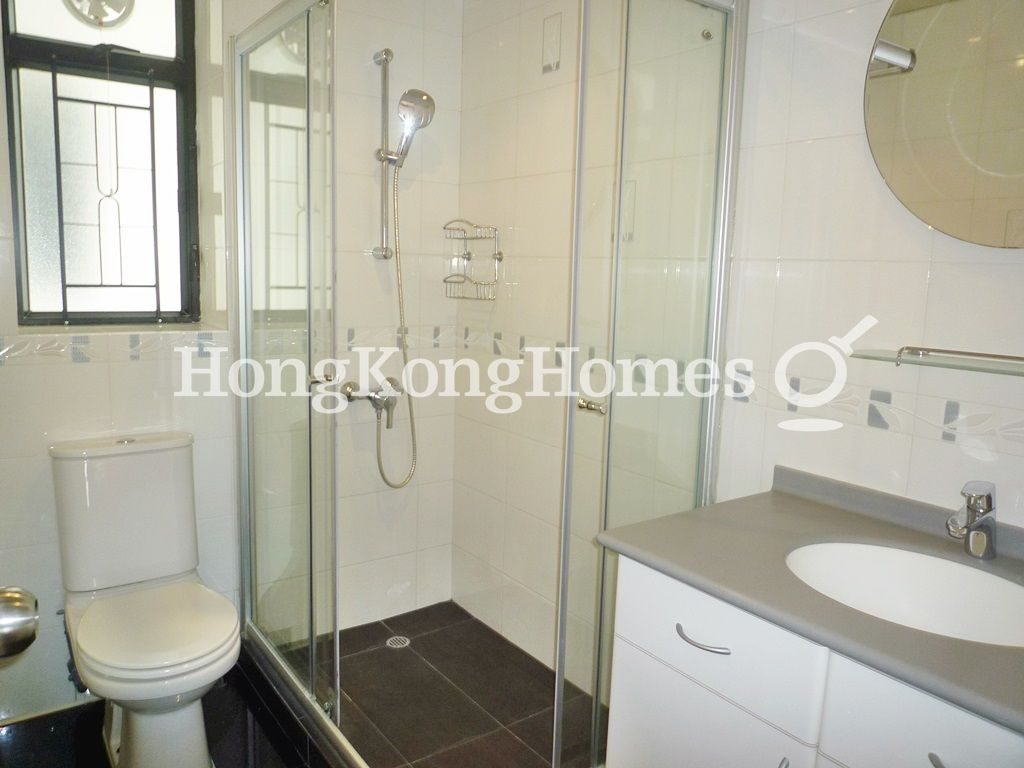 Guest Bathroom — Park Towers - Tower One, North Point