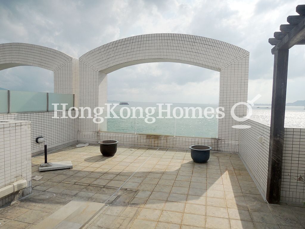 Private Roof Terrace — 浪濤灣 洋房，黃金海岸