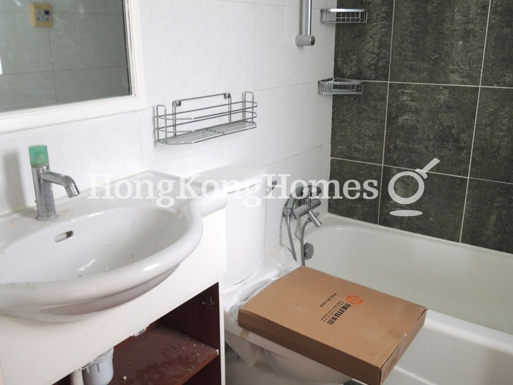 Master Bathroom — 浪濤灣 洋房，黃金海岸