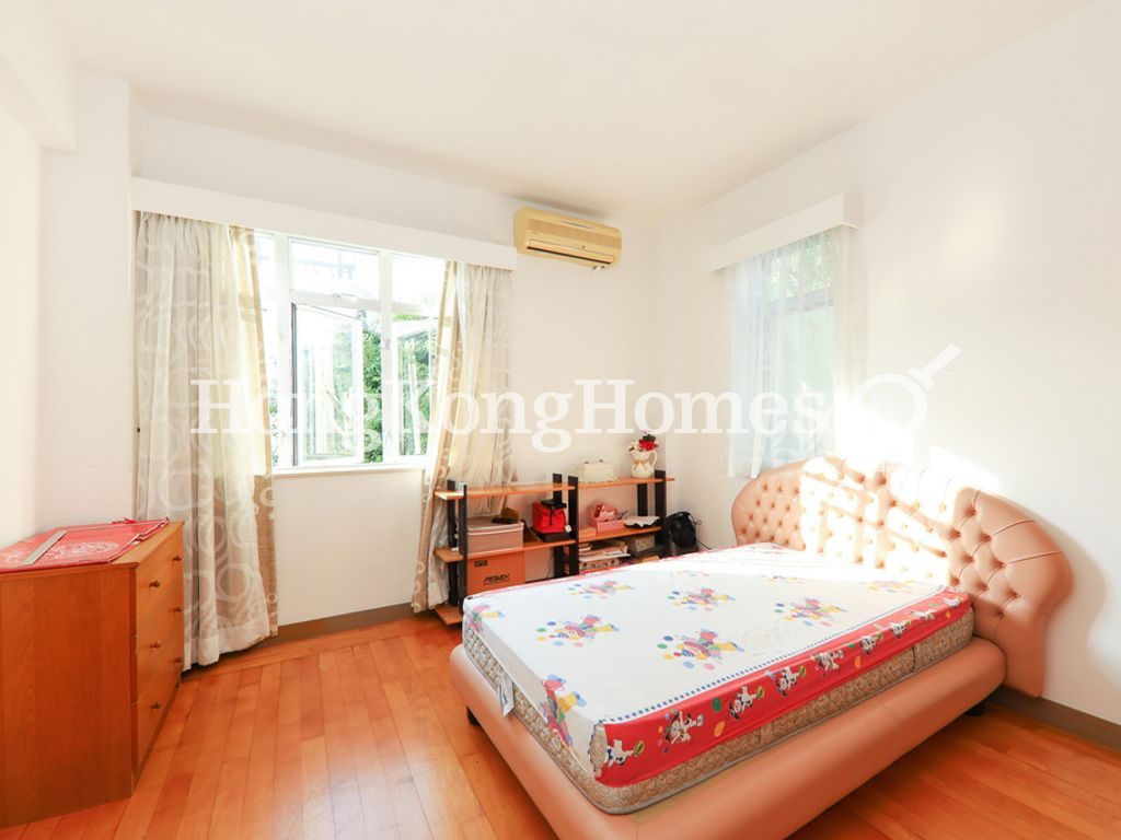 Second Bedroom — 冠冕台 18-22號，薄扶林