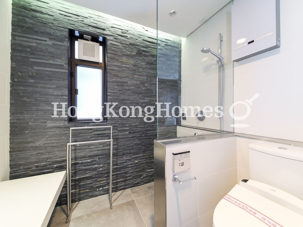 Master Bathroom — Evergreen Villa - Block F, Mid-levels East