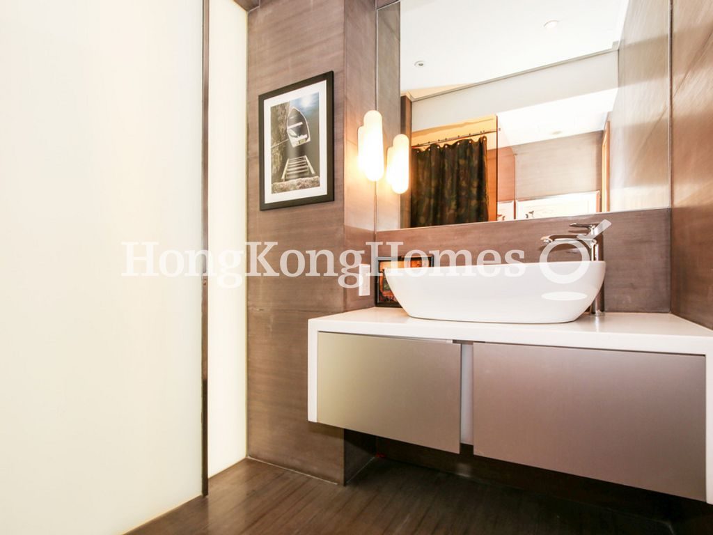 Guest Bathroom — 富林苑 A-B 座，薄扶林
