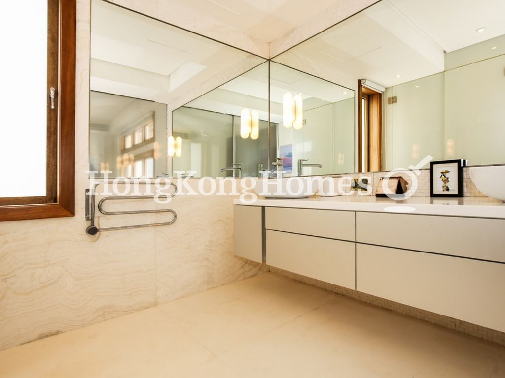Master Bathroom — 富林苑 A-B 座，薄扶林