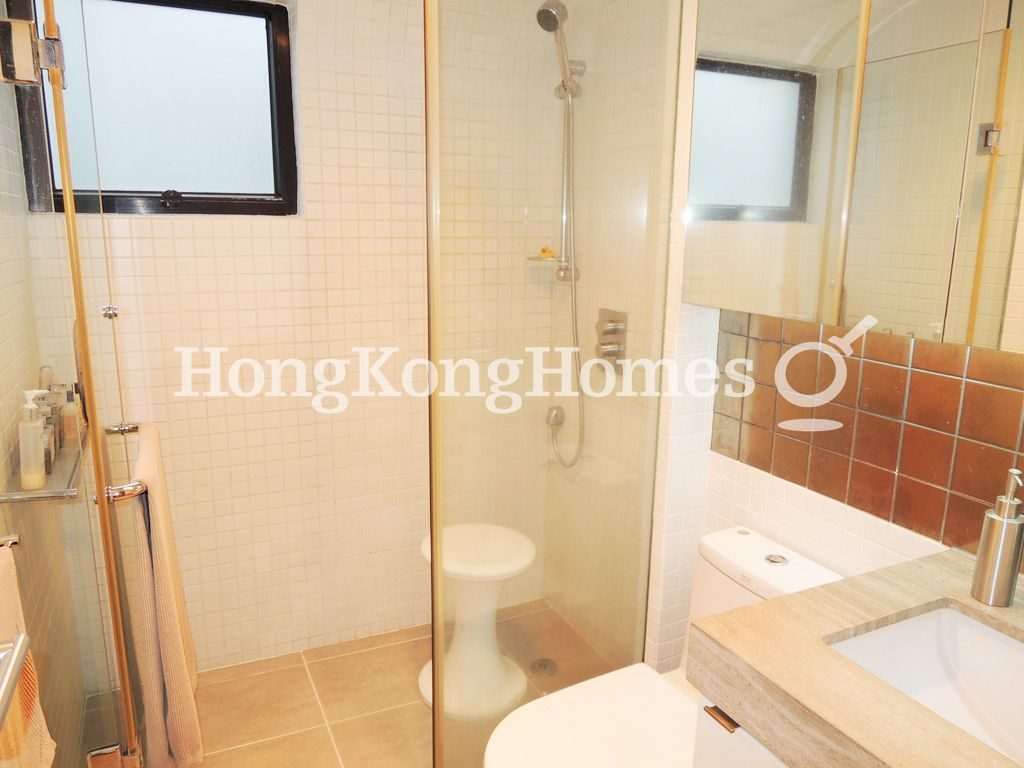 Guest Bathroom — 翠壁，東半山