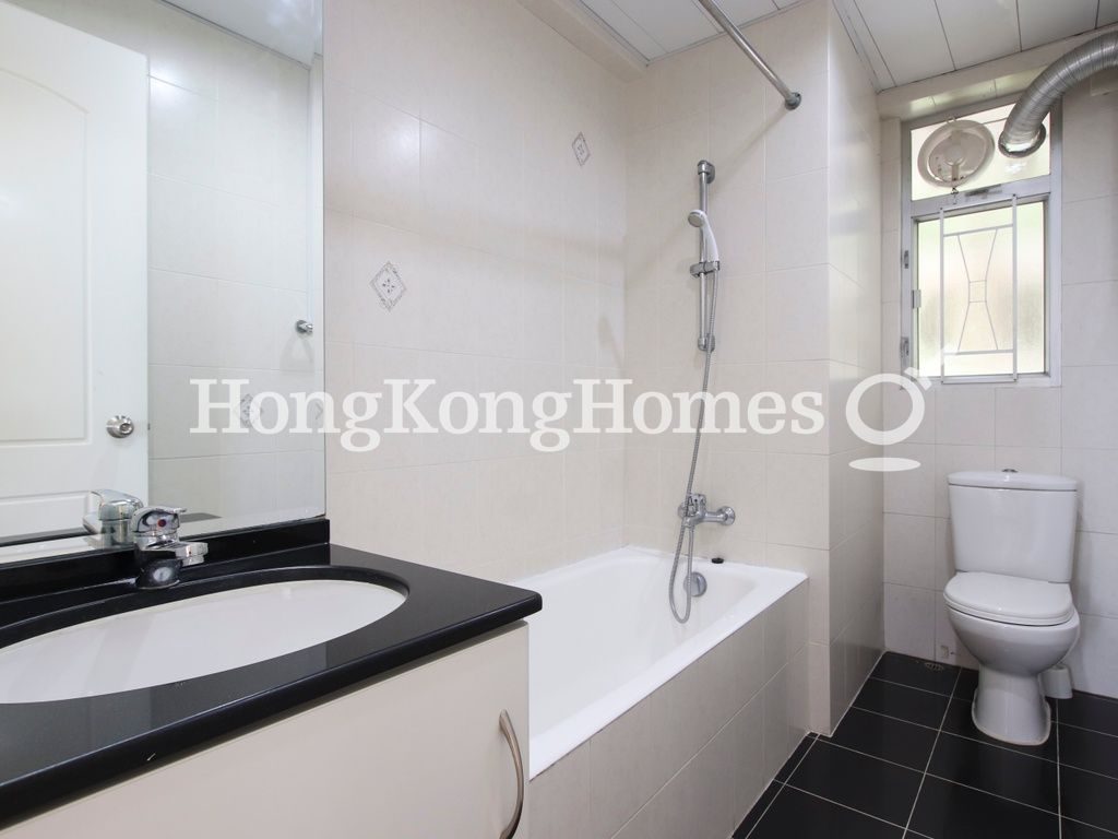 Guest Bathroom — 海天別墅，赤柱
