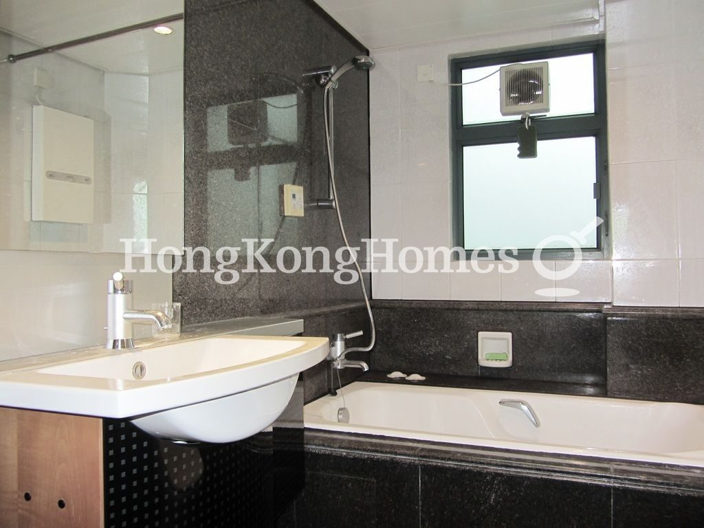 Master Bathroom — 羅便臣道80號 - 第01座，西半山