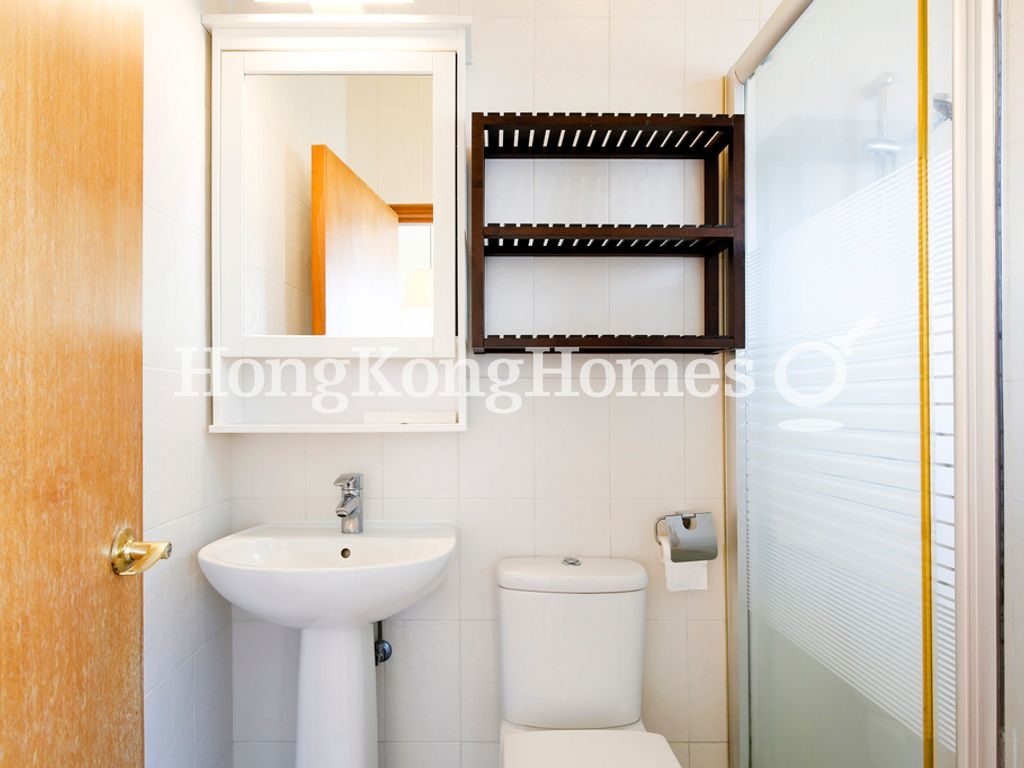 Master Bathroom — 堅尼地道36-36A 號，中半山