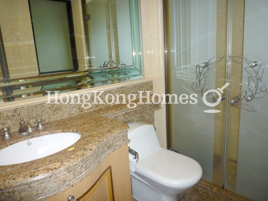 Guest Bathroom — 禮頓山 - 第09座，跑馬地
