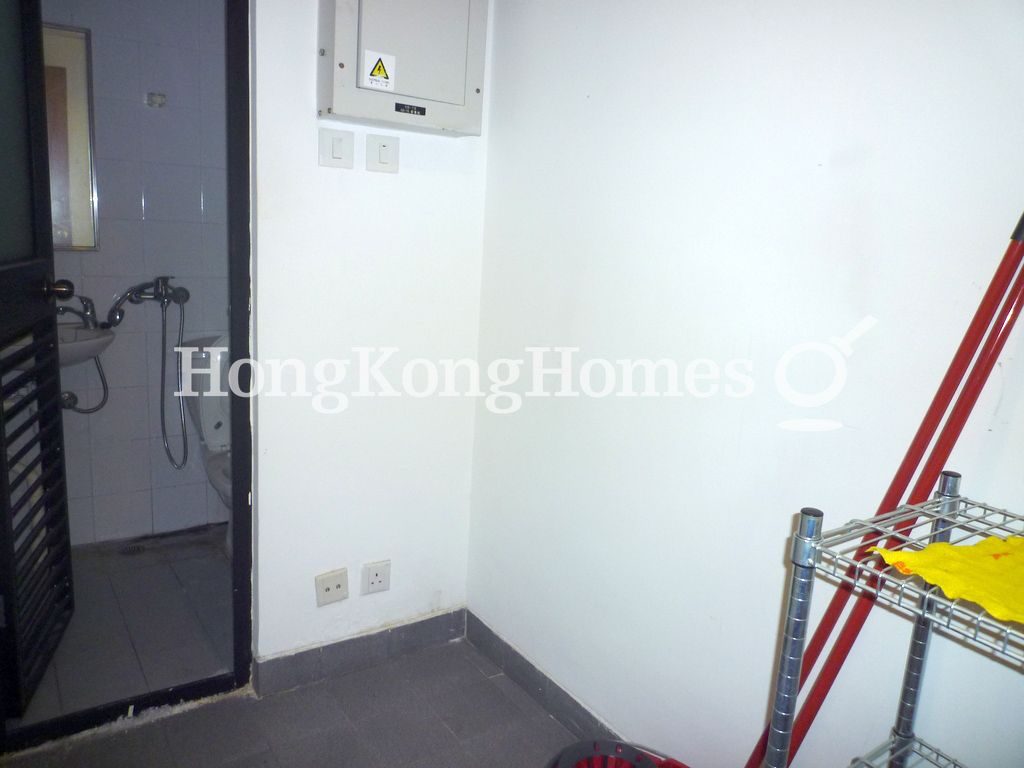 Maid's Room with Washroom — 禮頓山 - 第09座，跑馬地