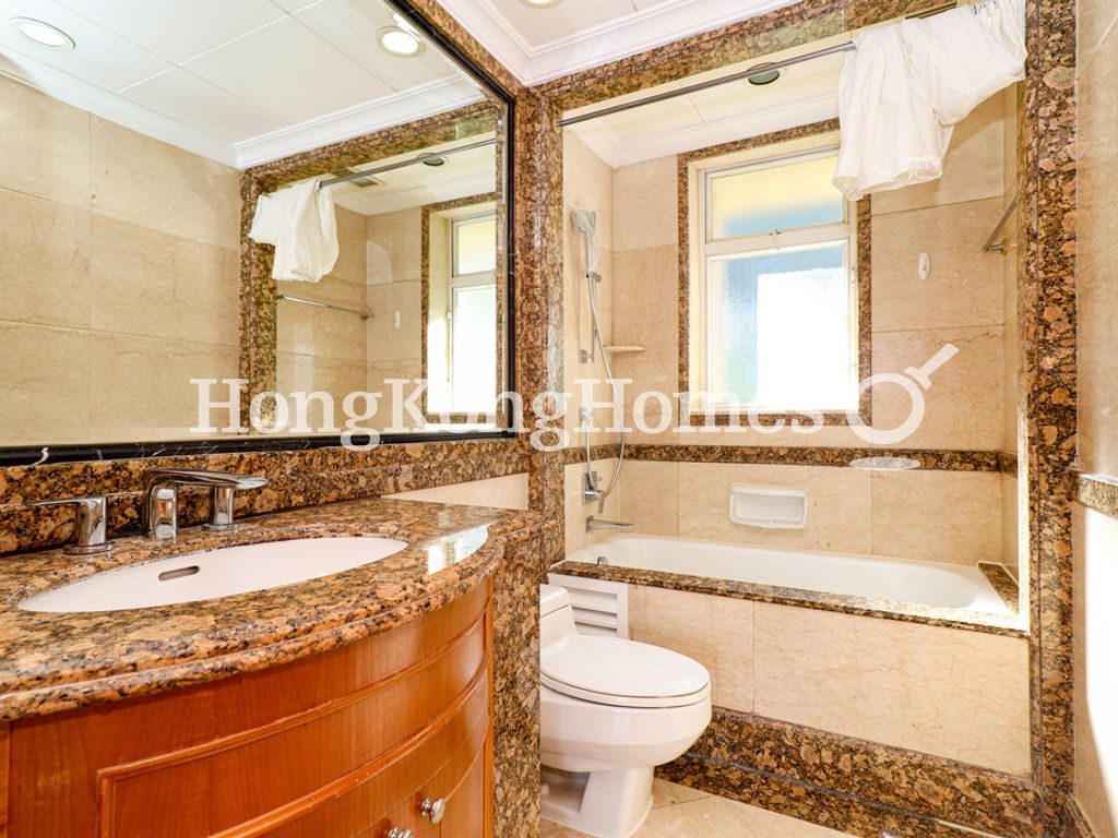Master Bathroom — 蔚皇居，中半山