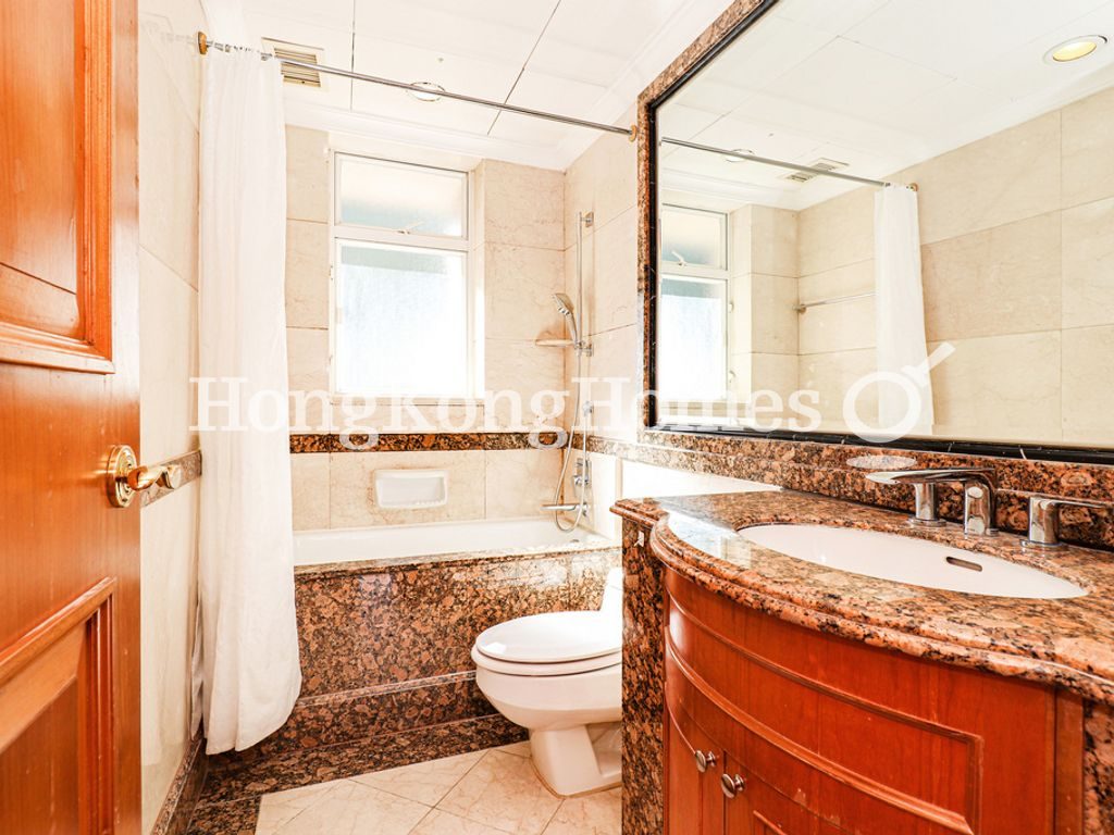 Guest Bathroom — 蔚皇居，中半山