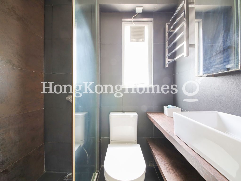Guest Bathroom — 麗景閣，西營盤