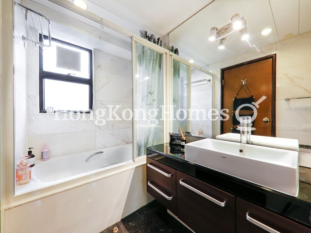 Master Bathroom — 帝景閣，中半山