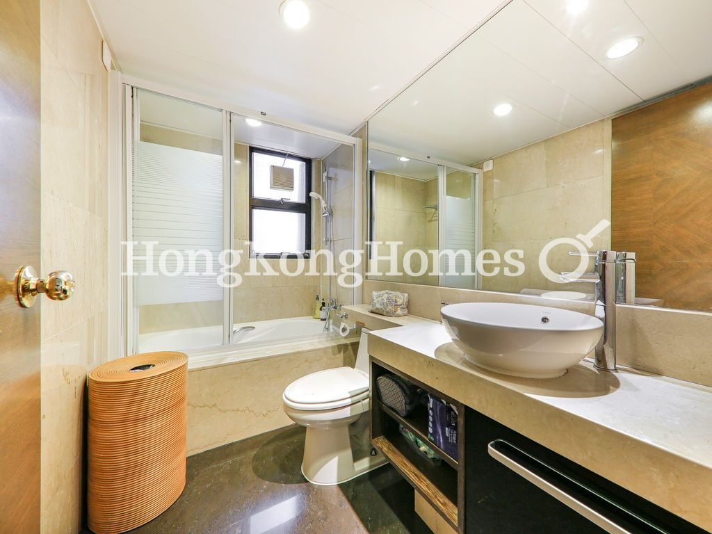 Guest Bathroom — 帝景閣，中半山
