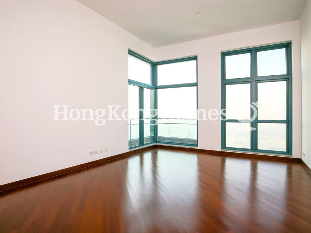 Living and Dining Room — The Long Beach - Tower 02, Tai Kok Tsui