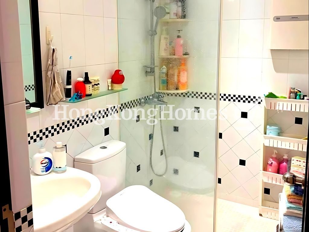 Guest Bathroom — 翠海別墅 - A座，薄扶林