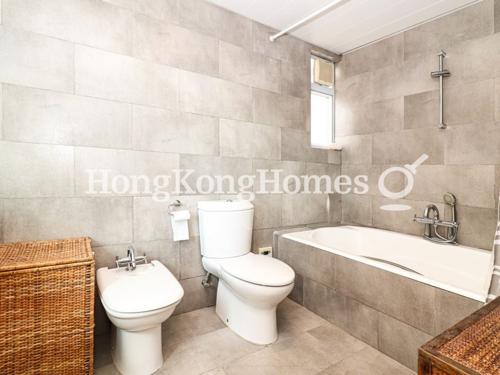 Master Bathroom — 瑞士花園 - 3座，大坑