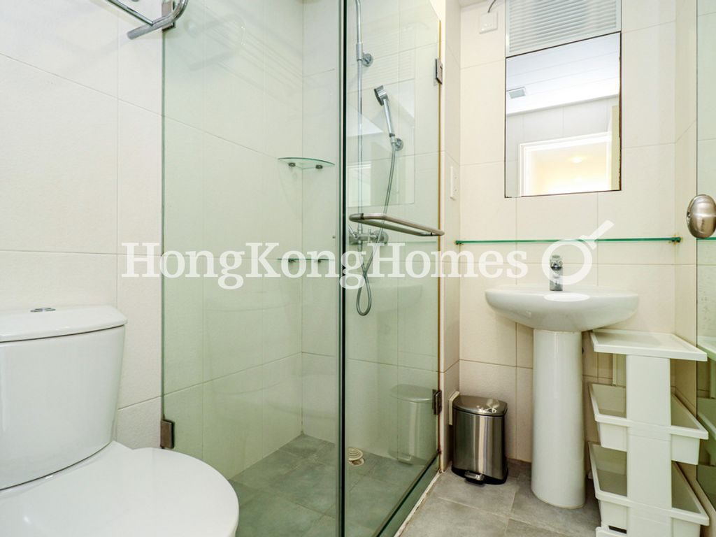 Guest Bathroom — 瑞士花園 - 3座，大坑