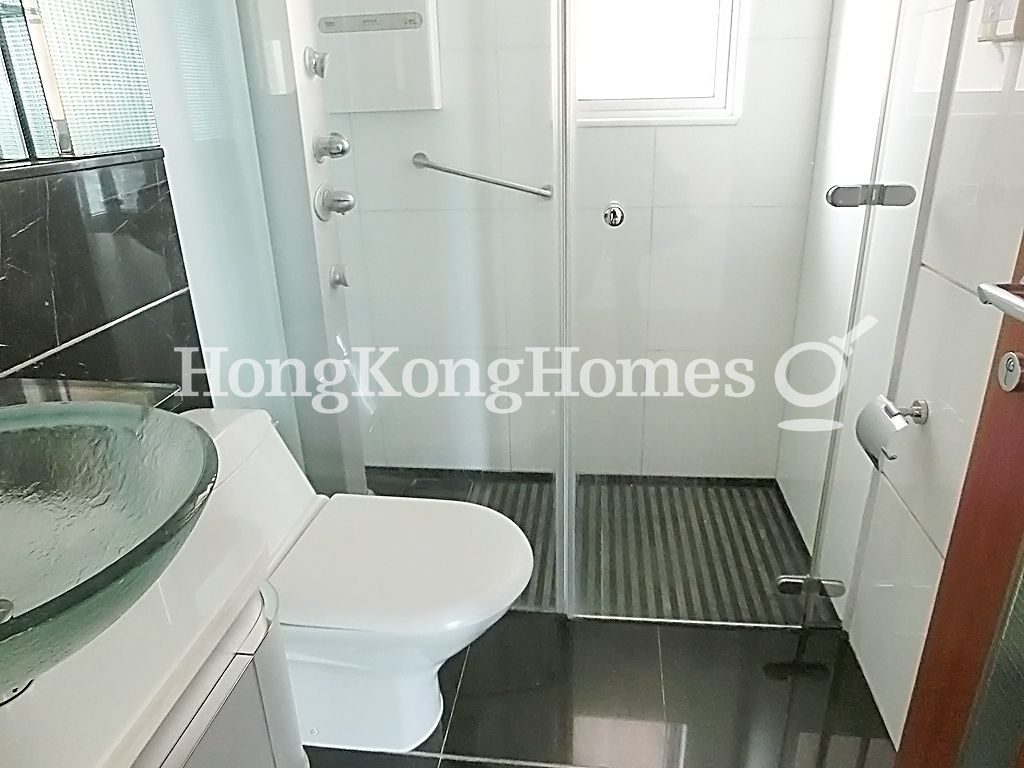 Master Bathroom — 君臨天下1座，尖沙咀