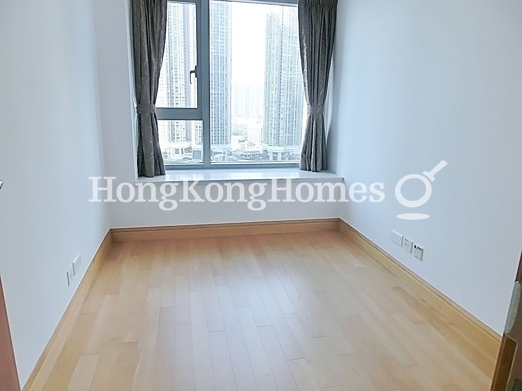 Third Bedroom — 君臨天下1座，尖沙咀