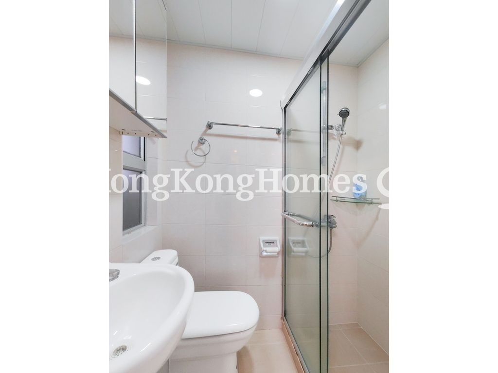 Bathroom — Woodland Court, Mid-levels West