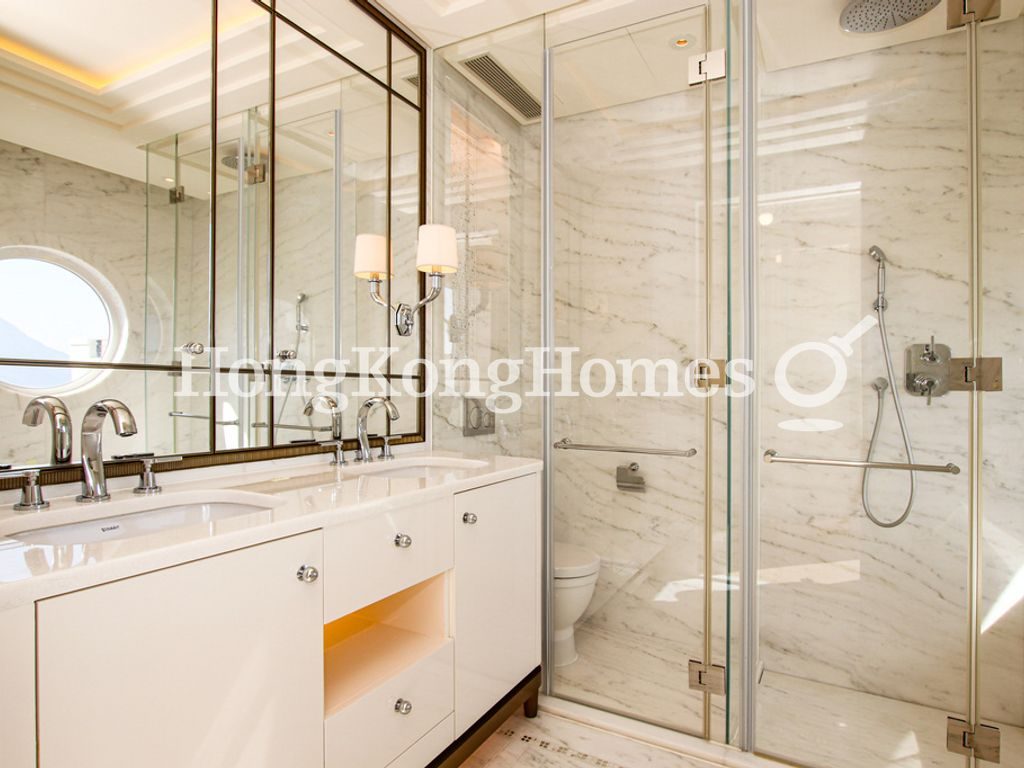Master Bathroom — 澐瀚 - 洋房，沙田火炭