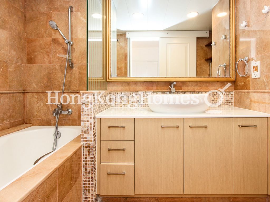 Master Bathroom — The Royal Court, Mid-levels Central