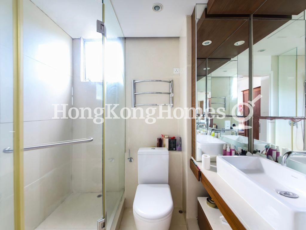 Master Bathroom — 杏彤苑，西半山