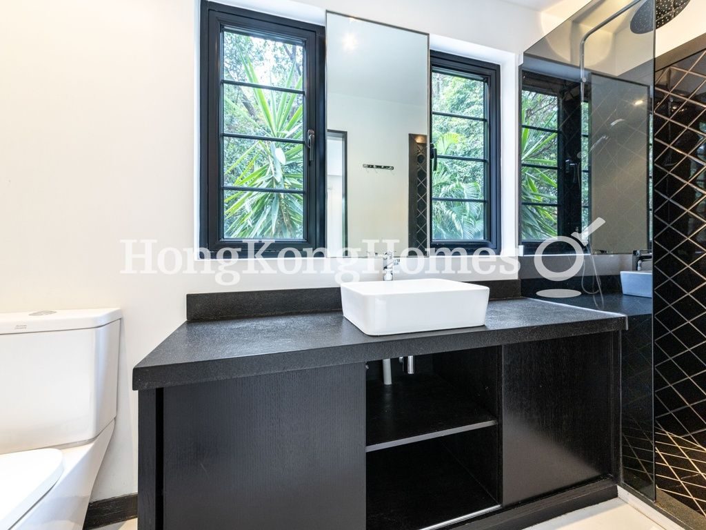 Guest Bathroom — 五塊田，清水灣