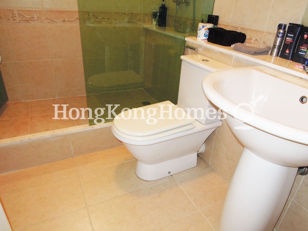 Third Ensuite Bathroom — 愉景灣 3 期 - 蔚陽 - 海蜂徑，愉景灣