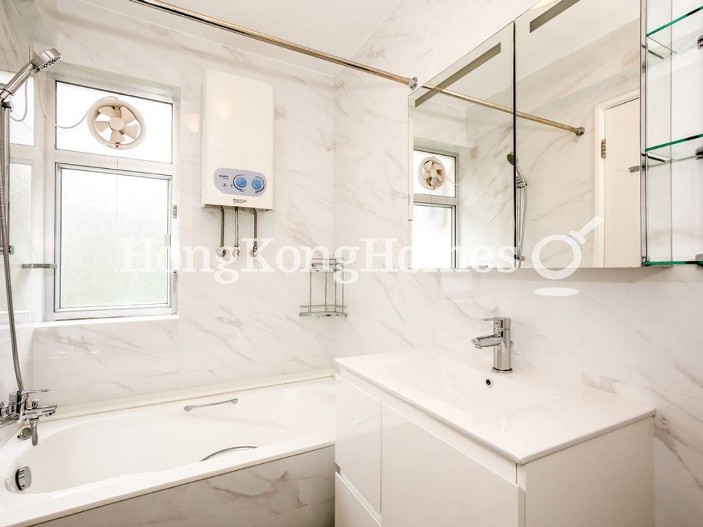 Master Bathroom — 美景臺 B1 座 (A-B)，薄扶林