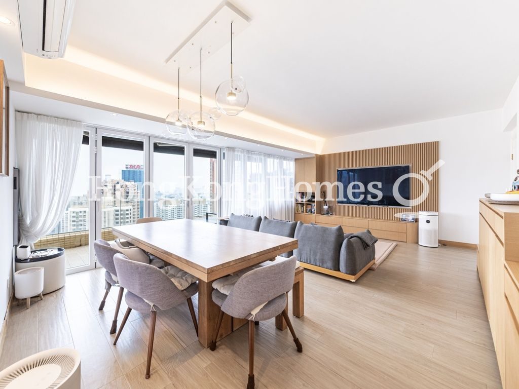 Living and Dining Room — Sky Horizon - Block 01, North Point Hill