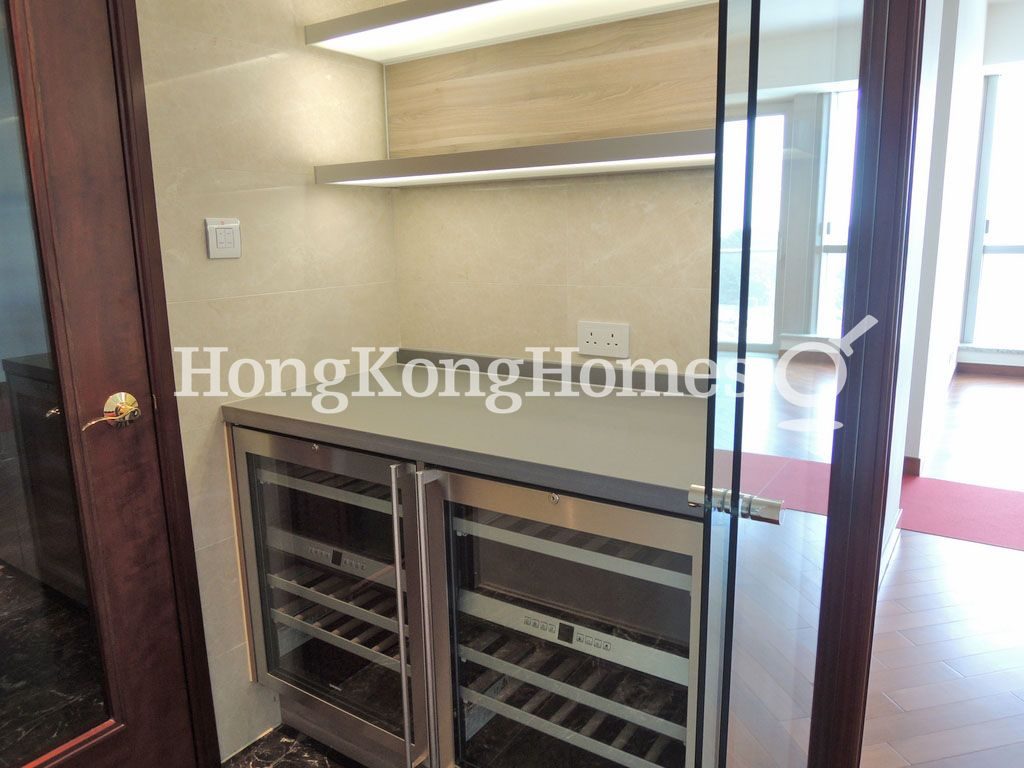 Wine Fridge in Liv/Dining Rm — 御金‧國峰 - 第3座，油麻地