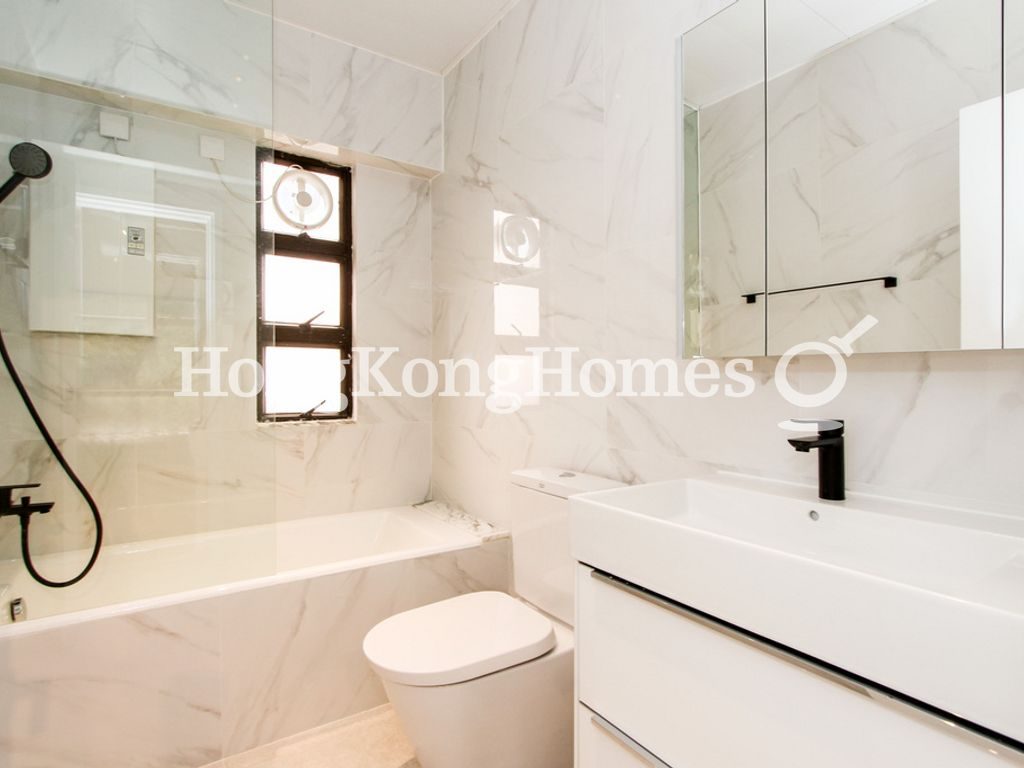 Master Bathroom — 麗豪閣 - B座，西半山