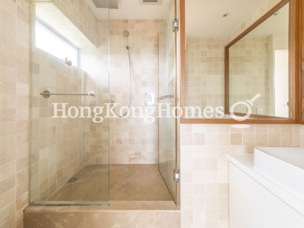 Second Ensuite Bedroom — 裕仁大廈 - A座，薄扶林