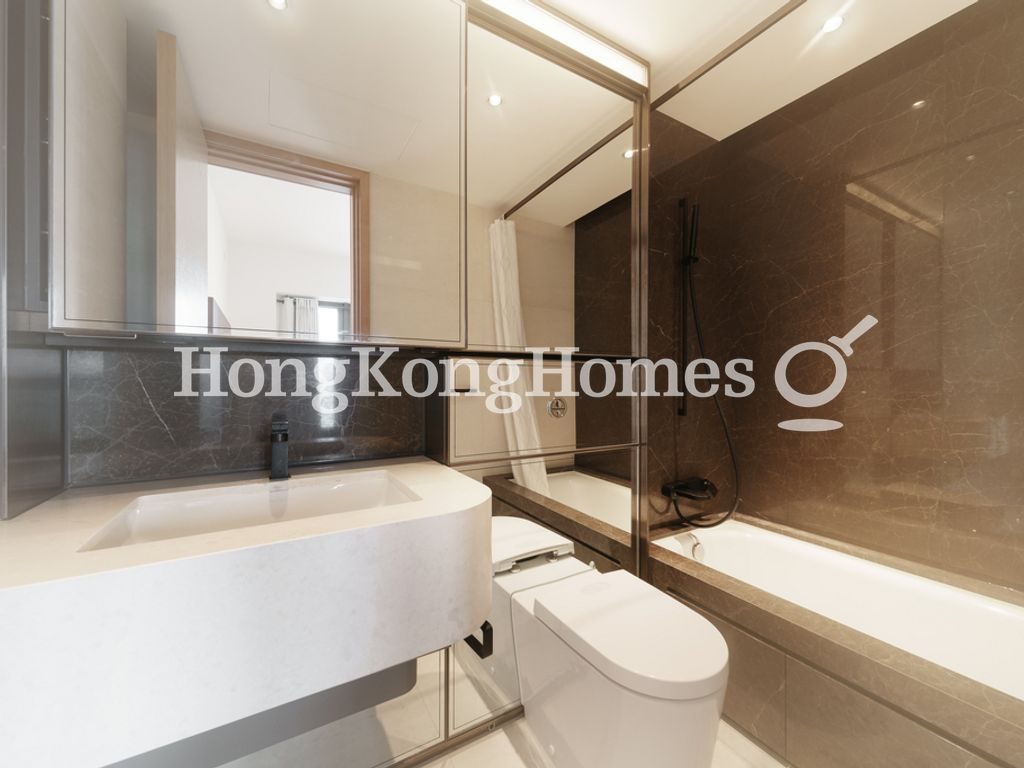 Guest Bathroom — Arezzo, Mid-levels West