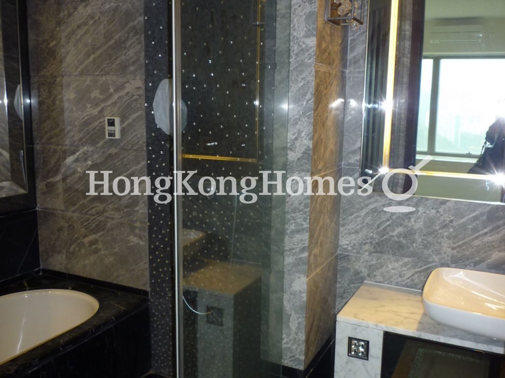 Master Bathroom — 半山壹號半山徑 35 號，何文田窩打老道